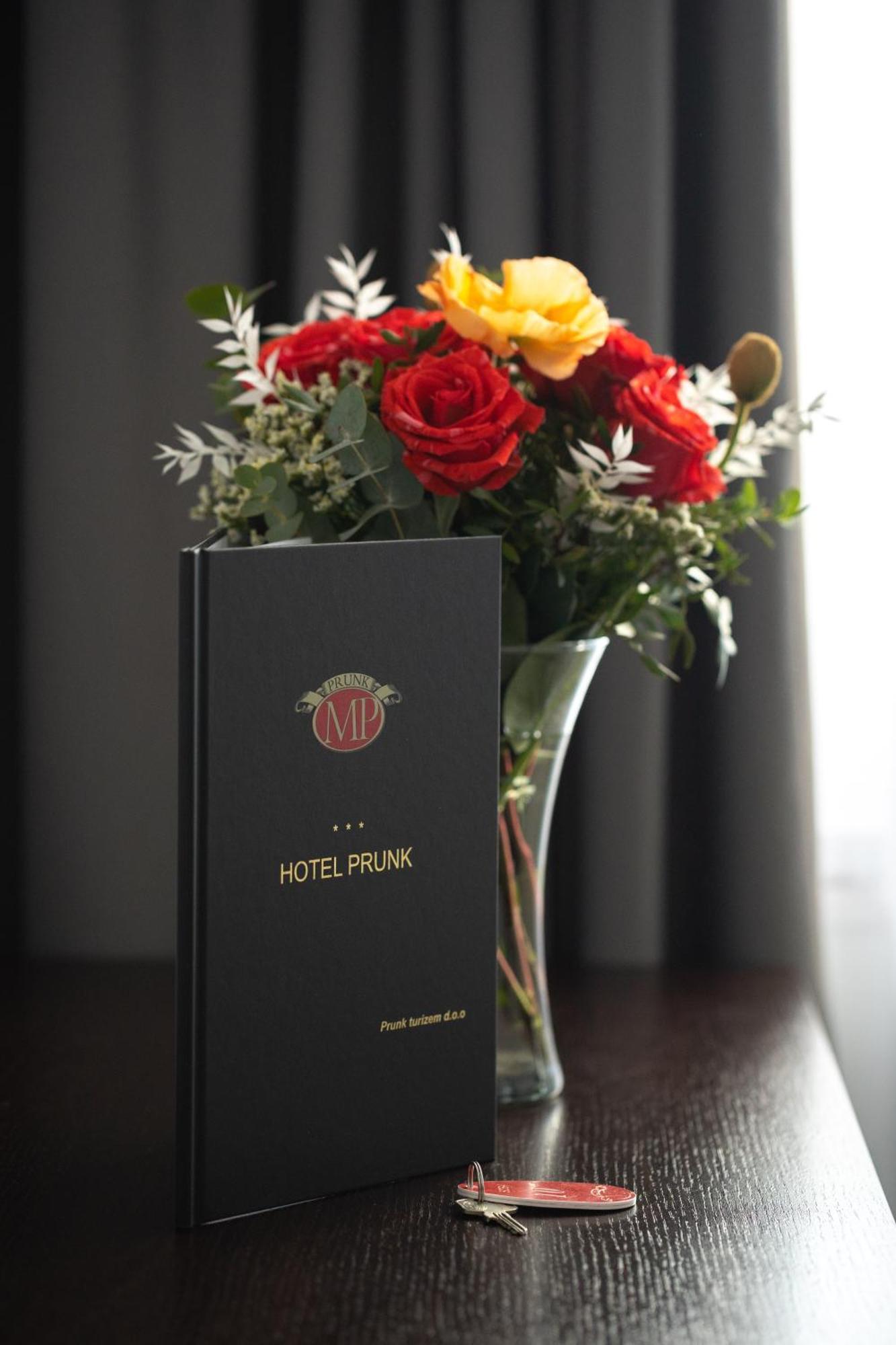Sežana Hotel Prunk מראה חיצוני תמונה