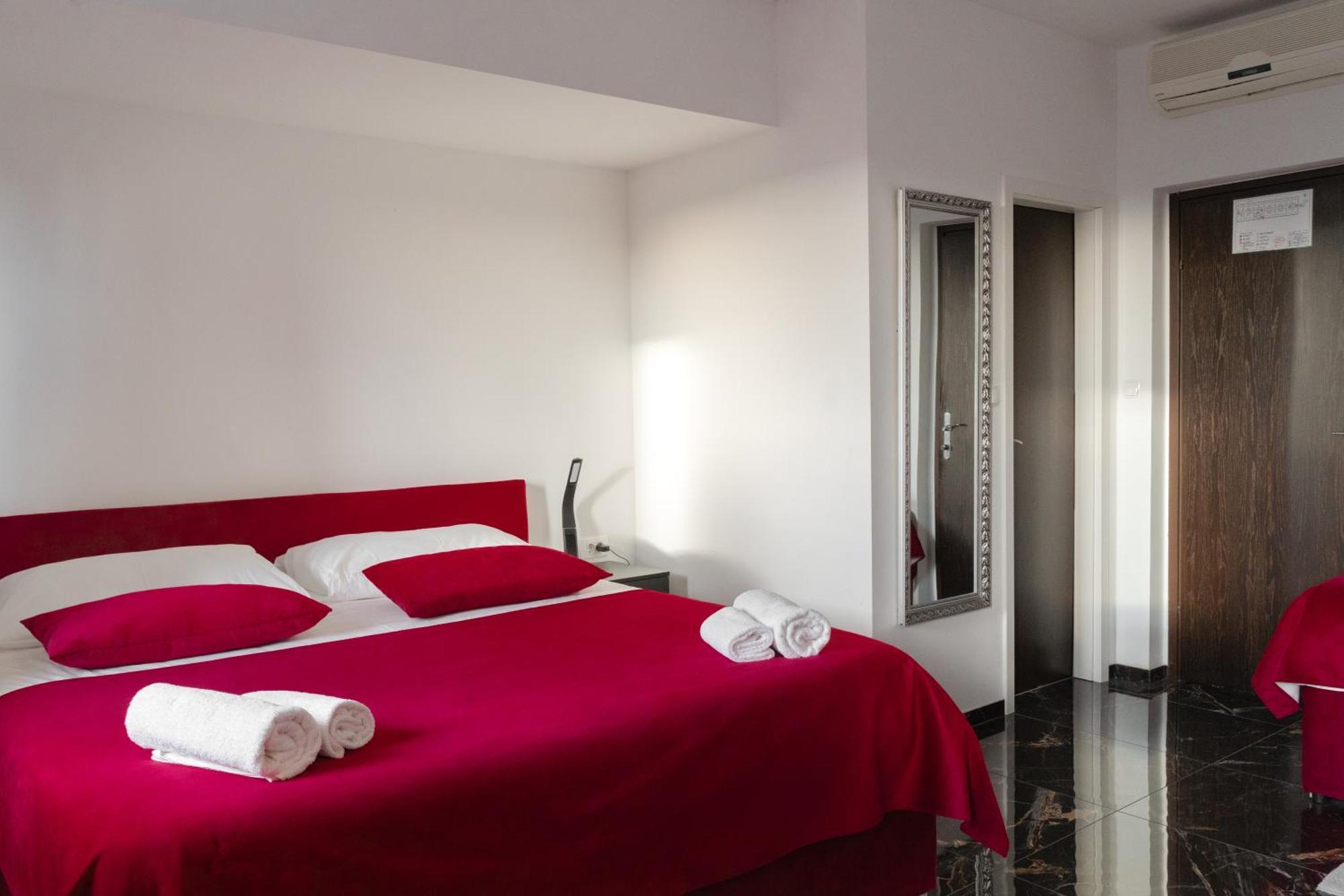 Sežana Hotel Prunk מראה חיצוני תמונה